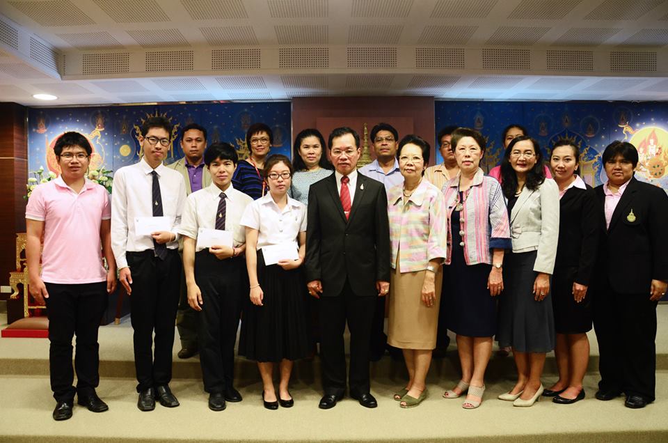 ขอแสดงความยินดีกับนักศึกษาที่ได้รับทุนของชมรมศิษย์เก่าจุฬาเพื่อการศึกษา