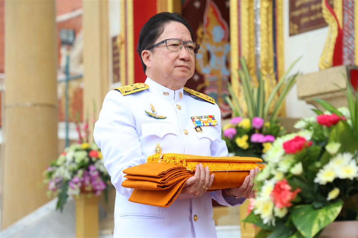พิธีถวายผ้าพระกฐินพระราชทาน ประจำปี 2558