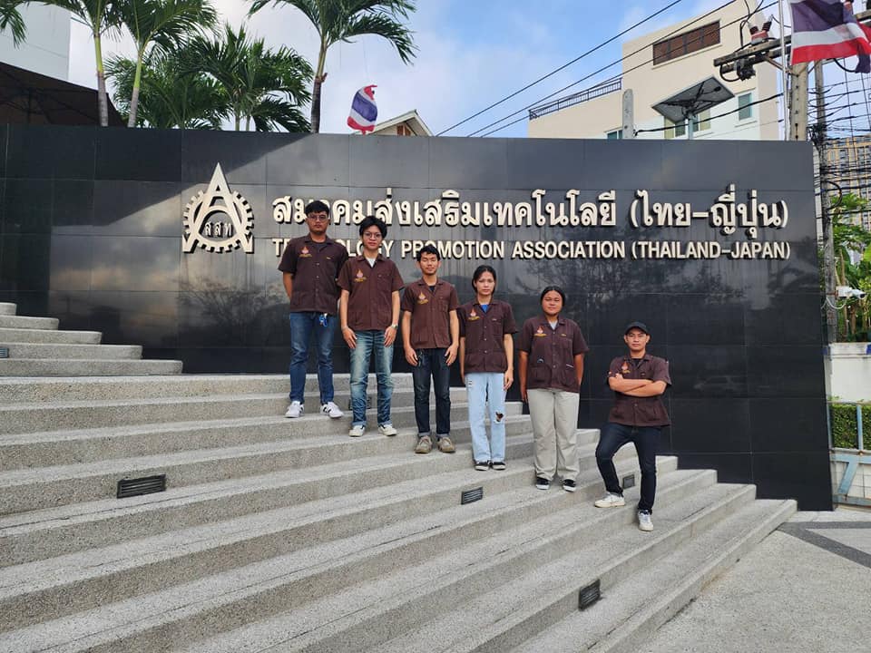 คณะวิศวกรรมศาสตร์ ขอแสดงความยินดี กับทีม ZENITH I จากชมรม RMIC ที่ผ่านเข้ารอบชิงชนะเลิศ รอบ 16 ทีม การแข่งขันหุ่นยนต์ ส.ส.ท. PLC Competition ประจำปี 2566
