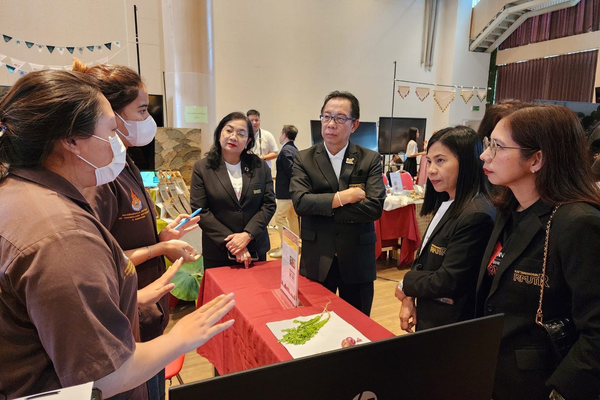 ทีมนักศึกษา คณะวิศวกรรมศาสตร์ เข้าร่วมจัดแสดงงานนวัตกรรมโครงการพัฒนาศักยภาพนักศึกษาสู่นวัตกรนักปฏิบัติ