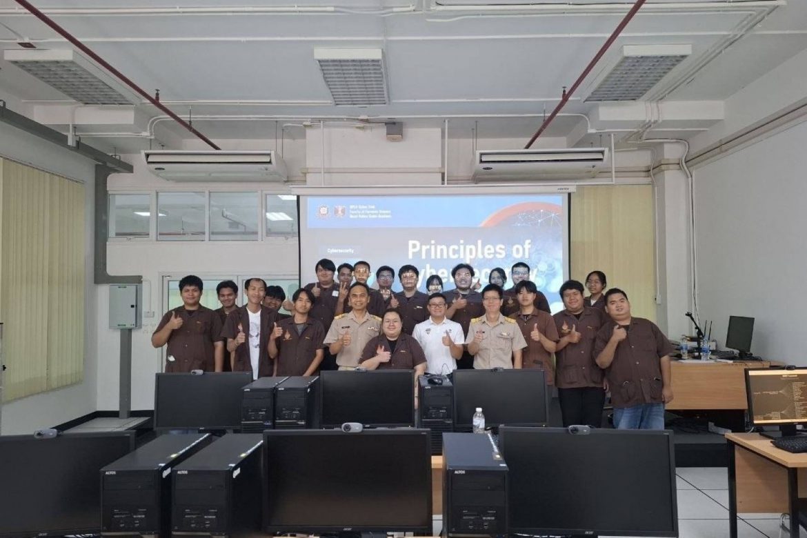 สาขาวิศวกรรมคอมพิวเตอร์ ได้จัดโครงการอบรมความมั่นคงปลอดภัยไซเบอร์พื้นฐาน เพราะในยุคนี้ภัยไซเบอร์ใกล้ตัวและซับซ้อนกว่าที่คิด