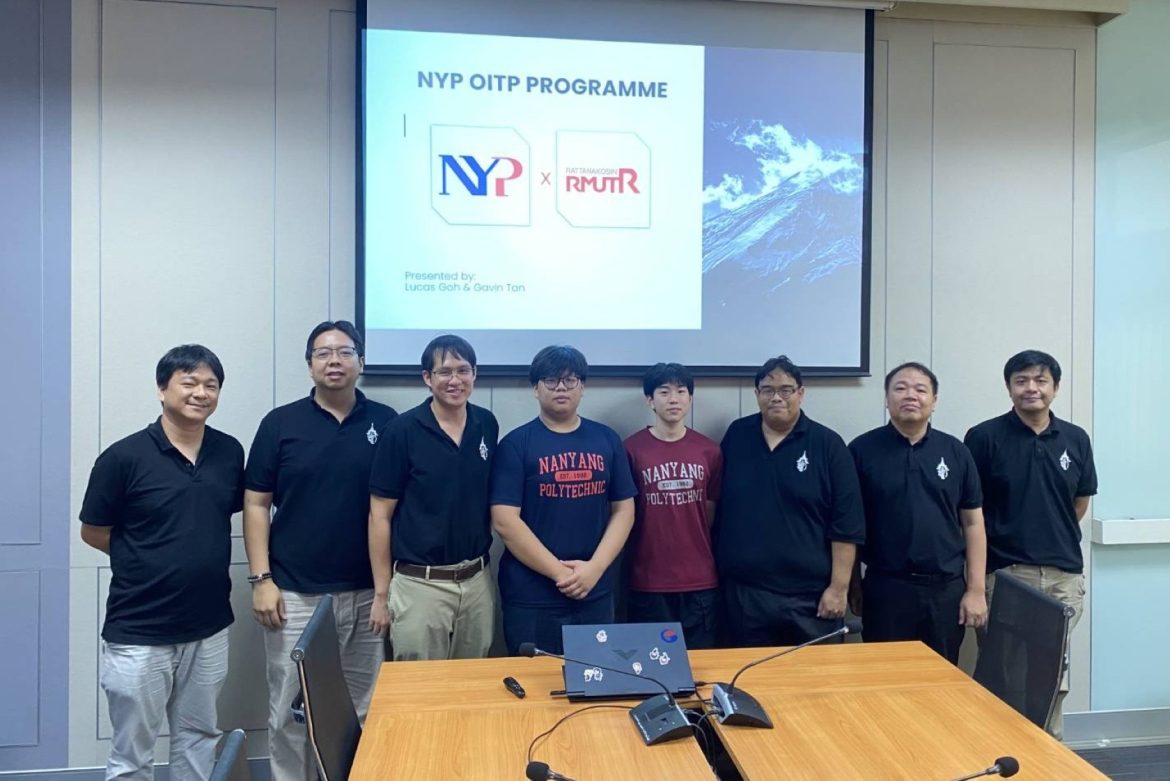 รับฟังการนำเสนอสรุปผลงานของนักศึกษา Lucas Goh และ Gavin Tan จาก Nanyang Polytechnic (NYP) ประเทศสิงคโปร์ ที่มาฝึกงานผ่าน Student Internship Program ณ สาขาวิชาวิศวกรรมเมคาทรอนิกส์